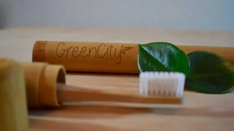 Foto de Cepillos de Bambu para explicar los beneficios de los cepillos de bambu - Blog de Ecomuna